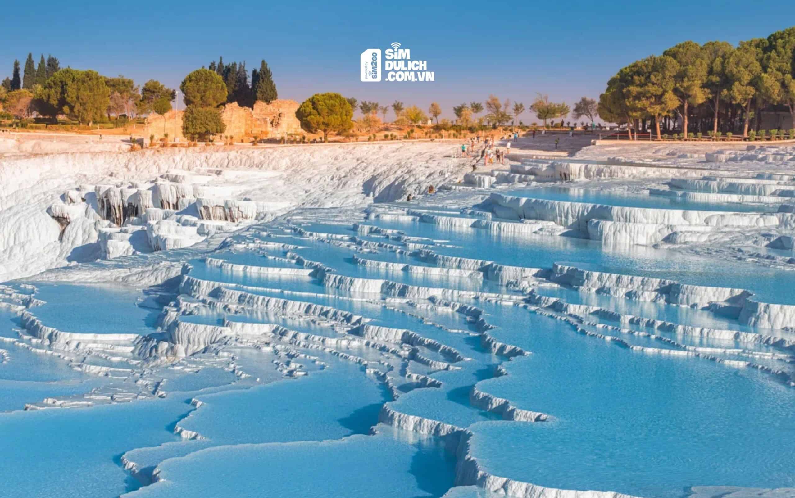 PAMUKKALE-ho-boi-vo-cuc-tuyet-dep-tai-tho-nhi-ky
